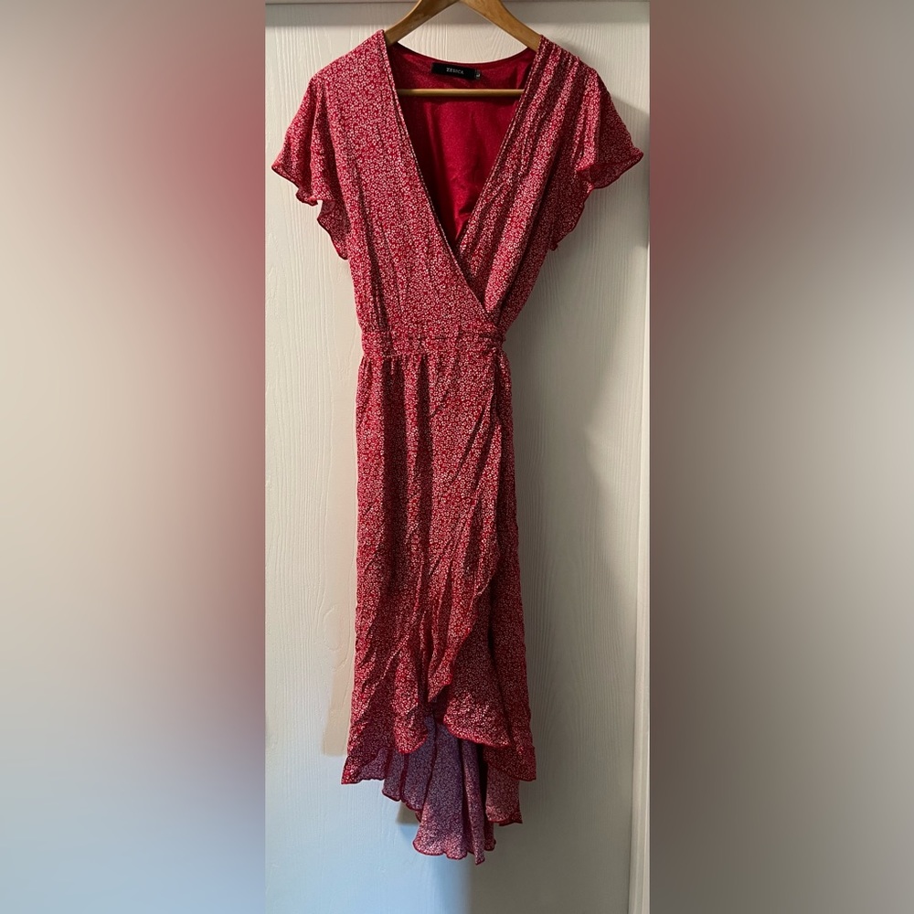 Zesica Red with White Floral Print Wrap Dress. Size L